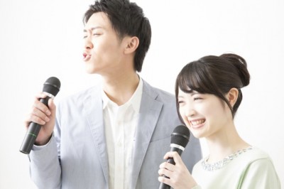 必見 女性が男性ボーカルの曲を歌えるおすすめの曲とは カラオケ情報サイト